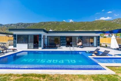 Villa Alparslan 1 l |Kalkan Muhafazakar Havuzlu Villa