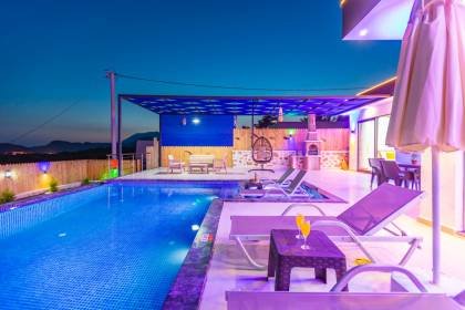 Villa Asya | Kalkan Muhafazakar Havuzlu Villa