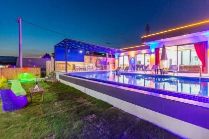 Villa Asya | Kalkan Muhafazakar Havuzlu Villa