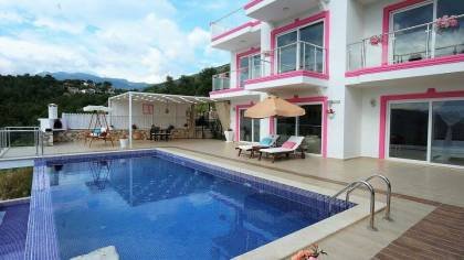 Villa Pinky | Kalkan Tam Korunaklı Havuzlu Villa