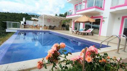 Villa Pinky | Kalkan Tam Korunaklı Havuzlu Villa